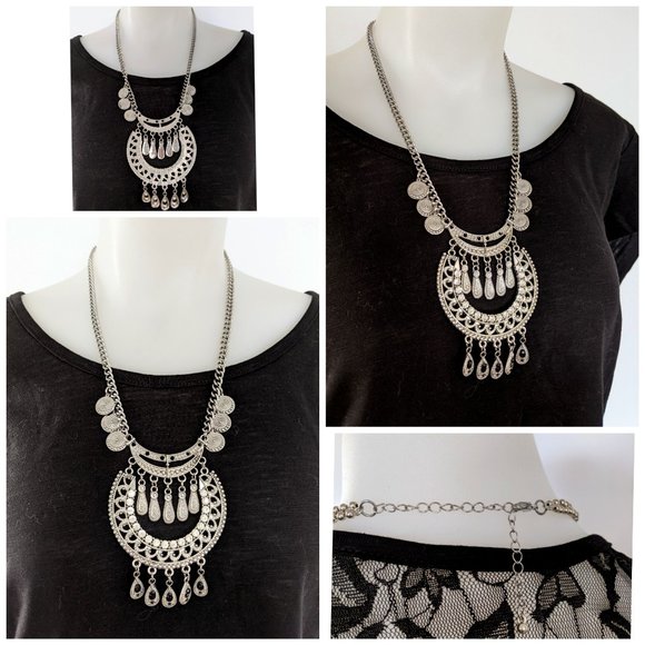 NWOT Chic Metallic Boho Necklace W/ Rhinstones - Picture 1 of 1